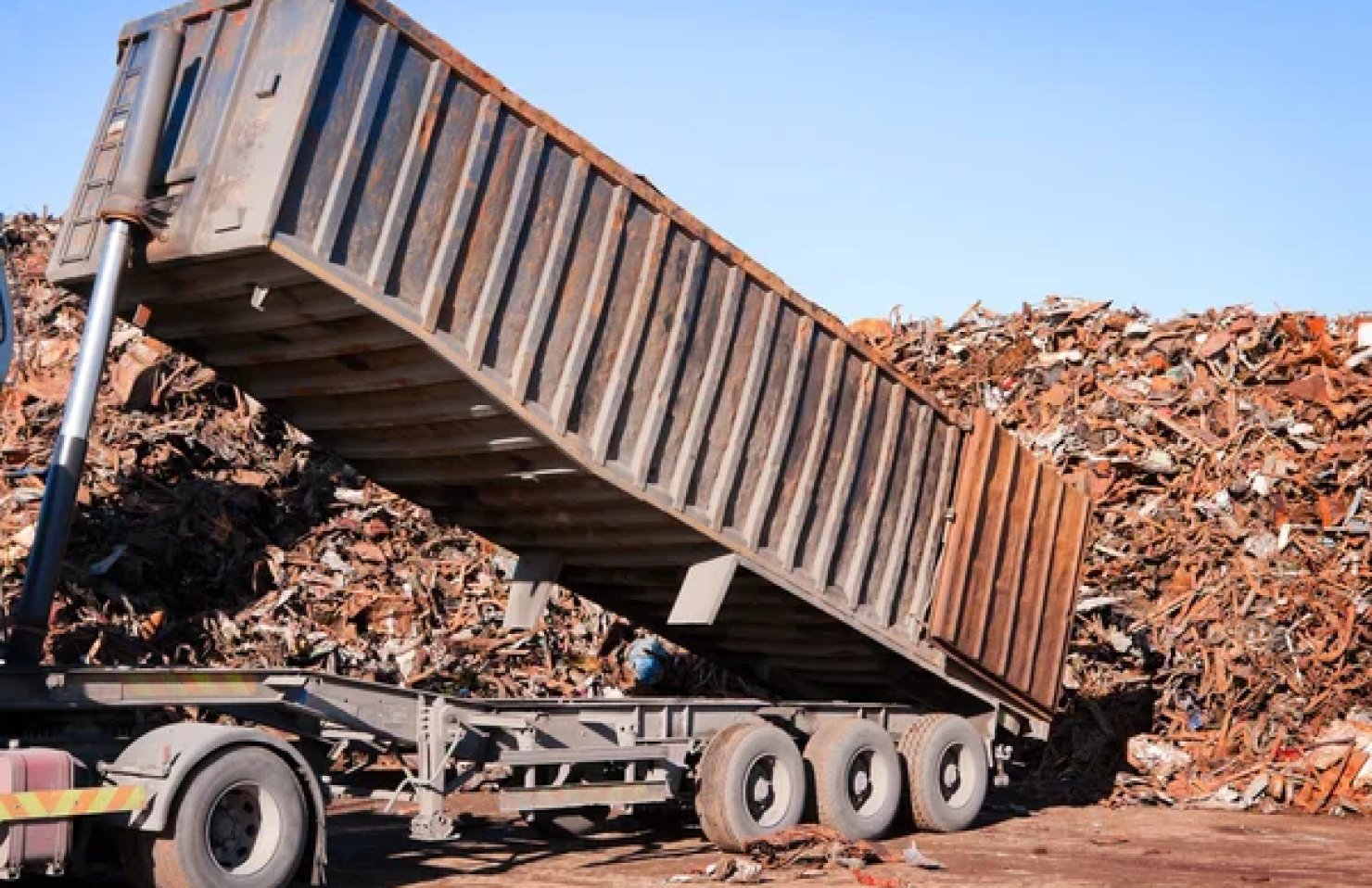 Майже 450 тис. тонн за рік: експорт брухту з України сягнув чотирирічного максимуму