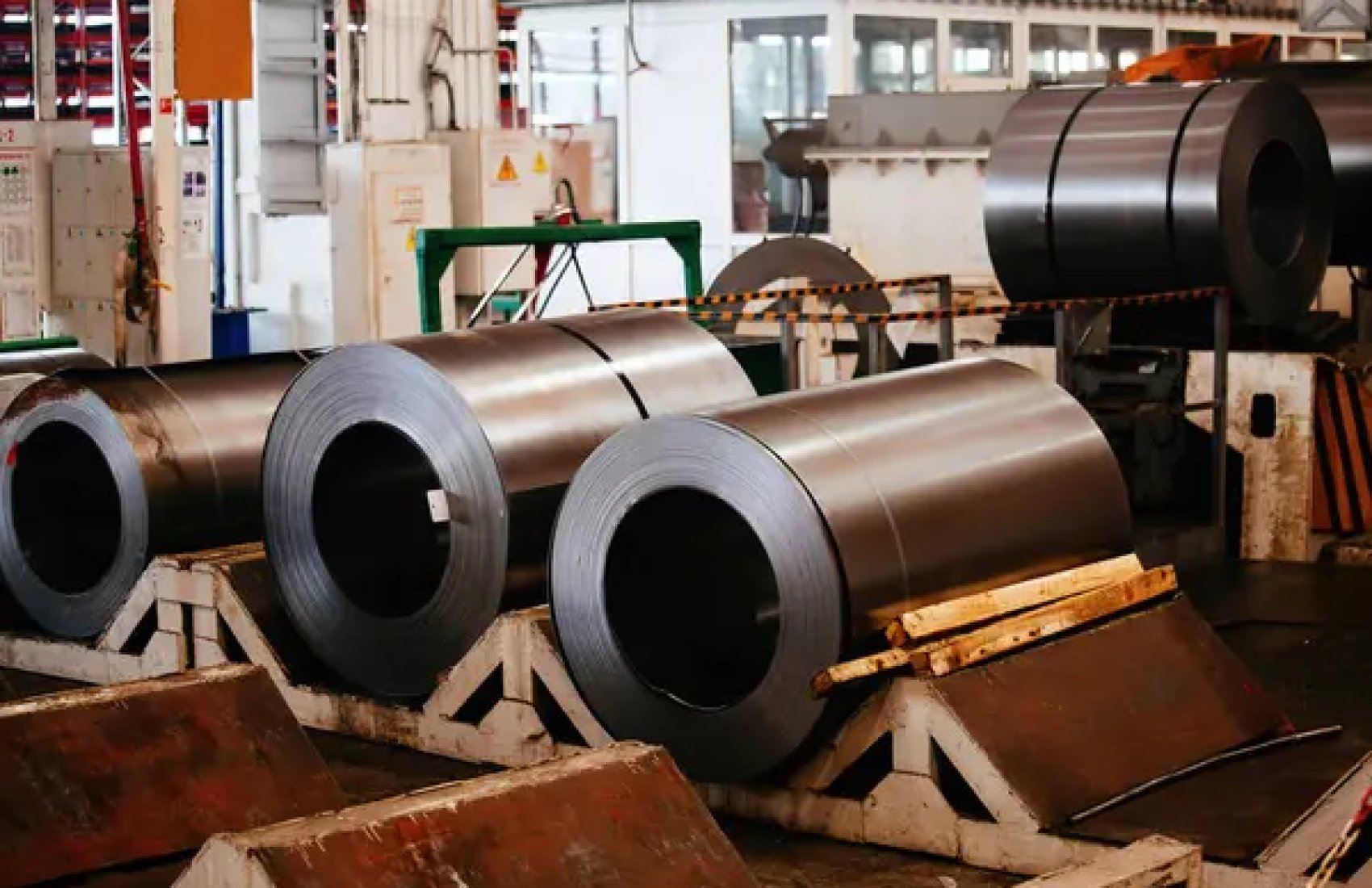 Виробництво сталі в Україні у січні впало на 16%