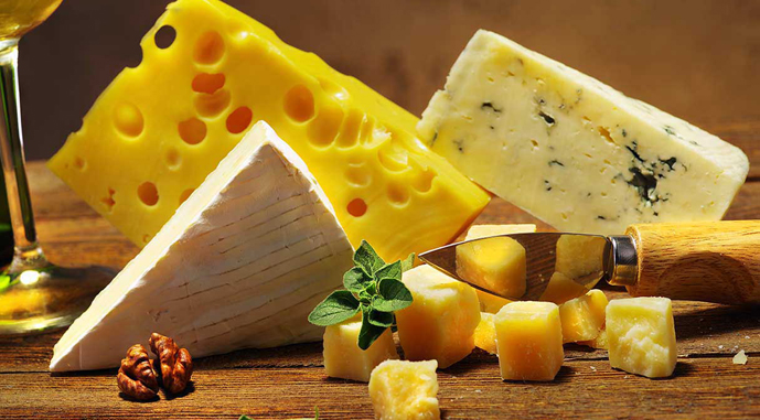 Нова хвиля імпорту сирів на ринок України очікується найближчим часом