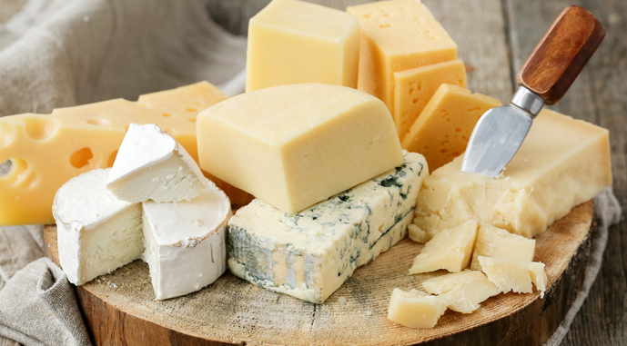 Ринок сирів в Україні під тиском нелегального імпорту