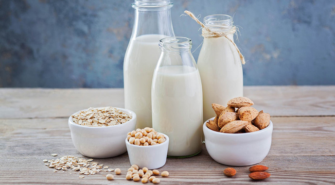 Третина українців споживає рослинне молоко
