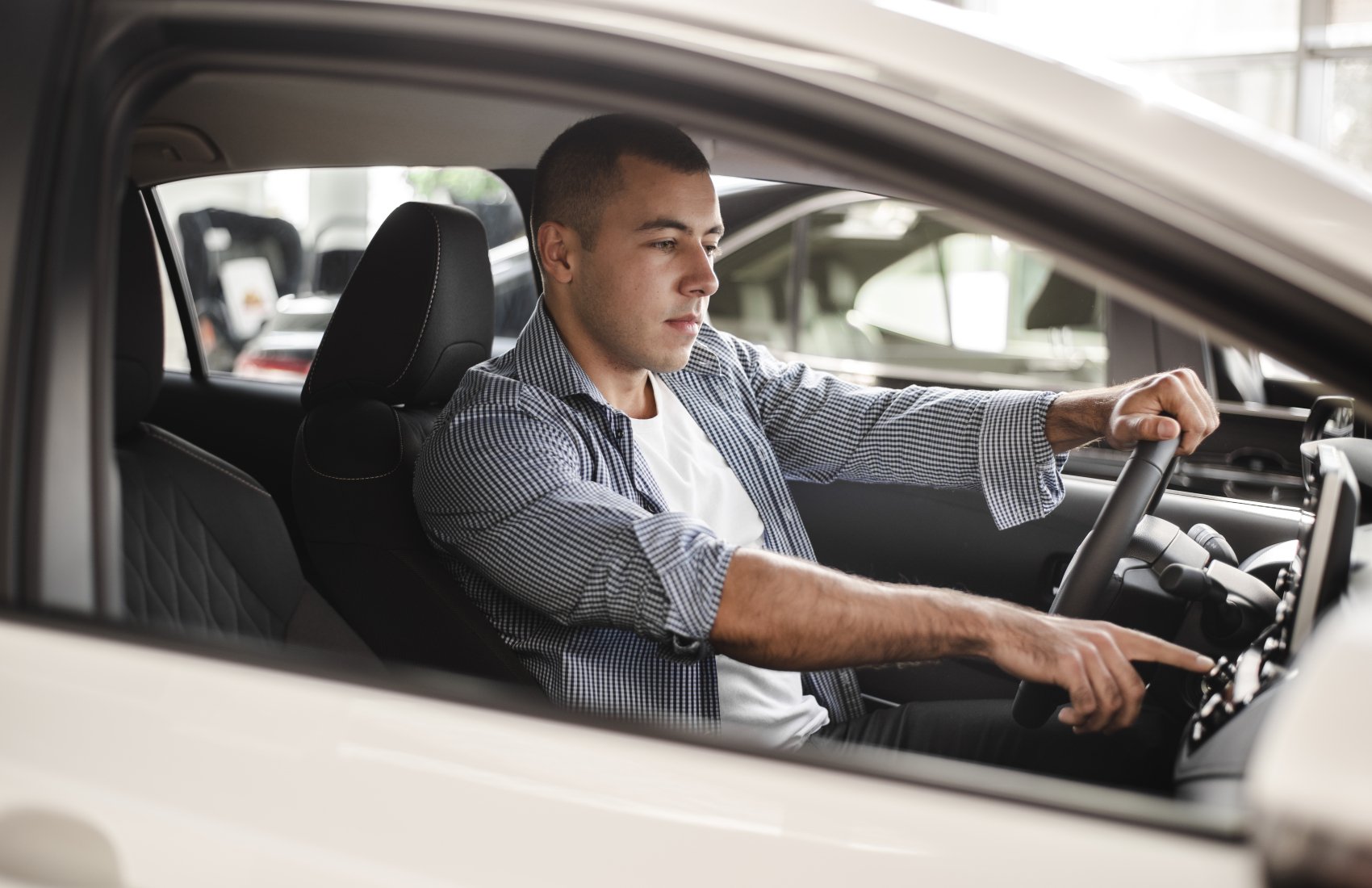 Продажі китайських авто впали на 15% після повернення ПДВ: що купують українці у 2026 році