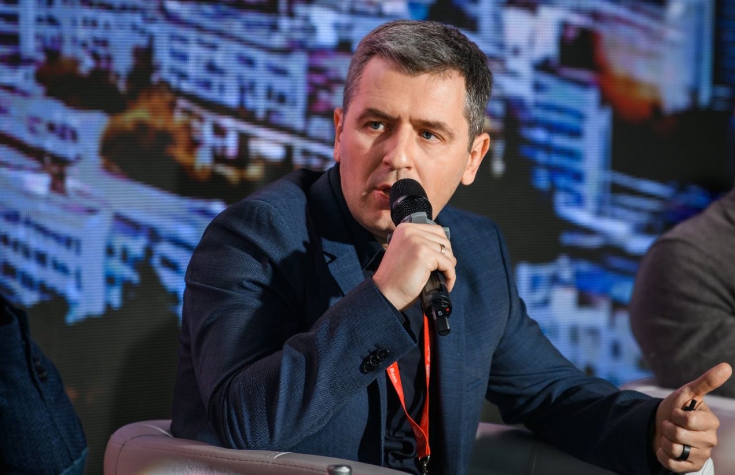 Нелегальні сигарети і вейпи коштують Україні щороку майже $1 млрд – гендиректор “Філіп Морріс Україна”