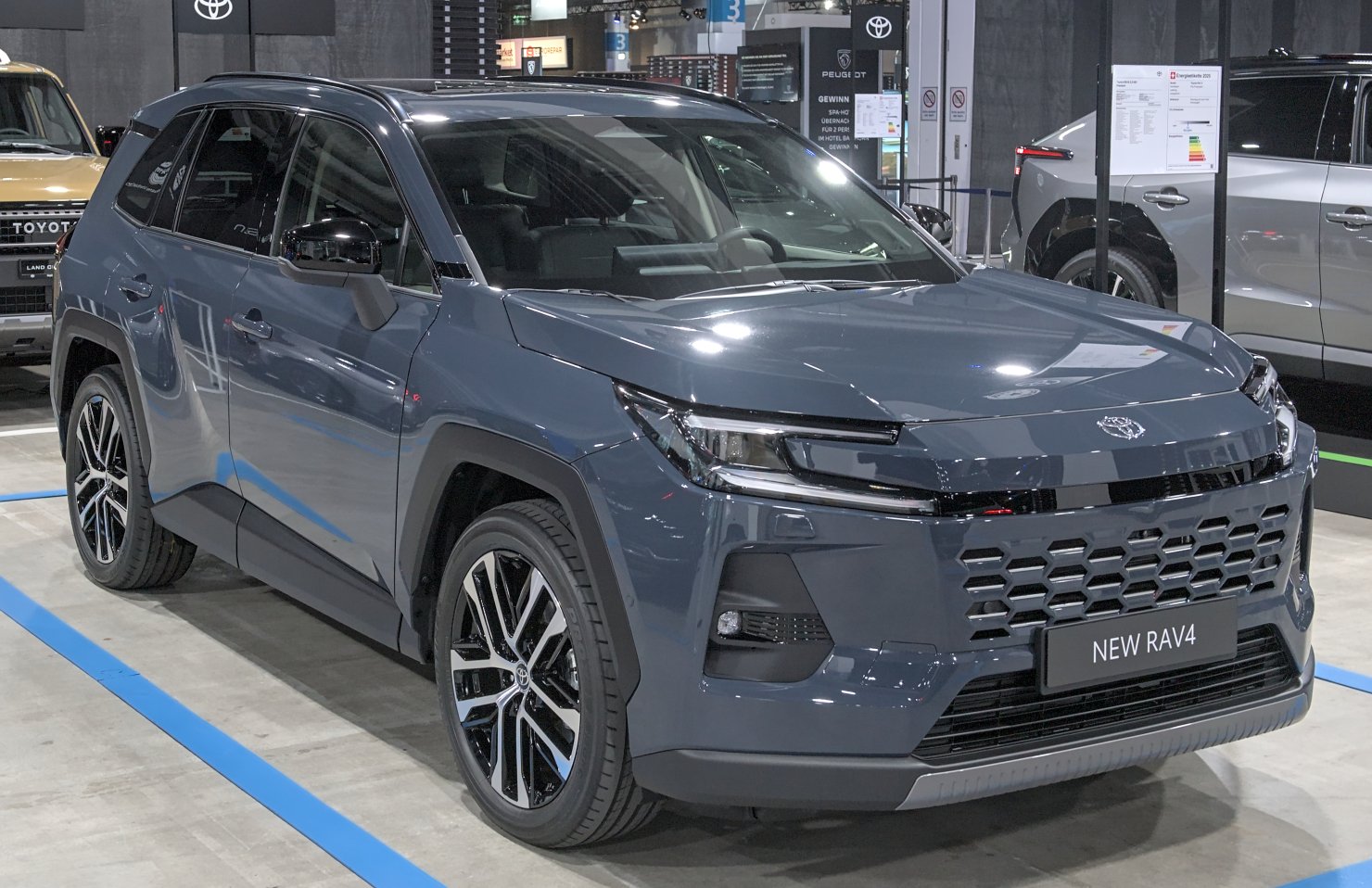 Попит на гібридні автомобілі зростає: які марки і моделі обирають українці