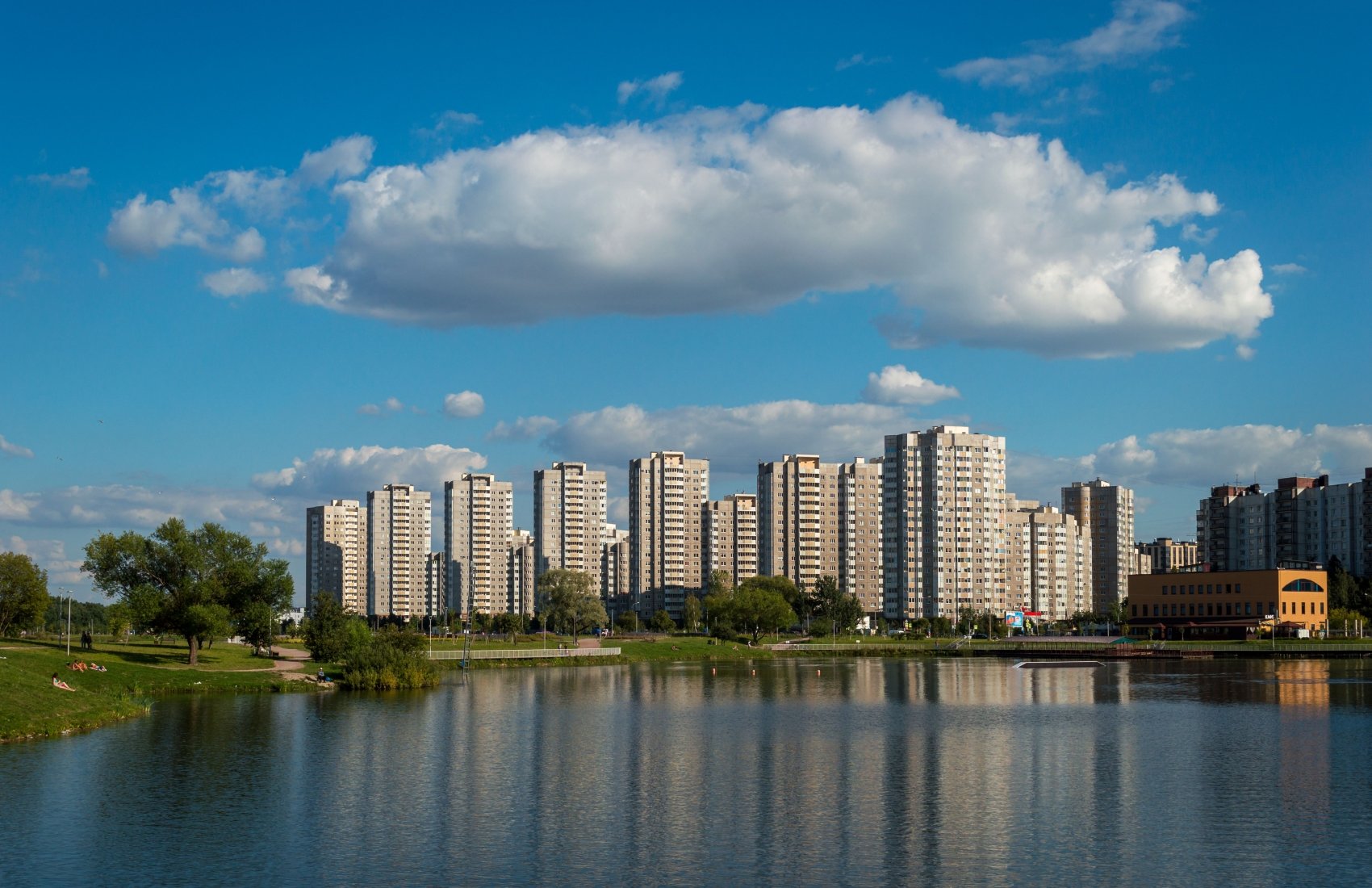 Молоді доведеться віддавати до 76% зарплати за оренду: де житло найдорожче